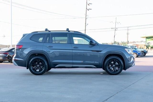 new 2025 Volkswagen Atlas car, priced at $50,581