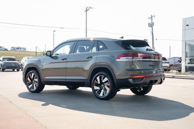 new 2026 Volkswagen Atlas Cross Sport car, priced at $44,296