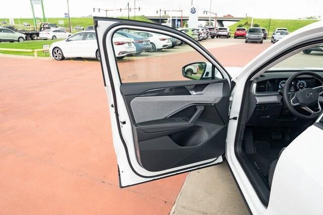 new 2025 Volkswagen Tiguan car, priced at $30,515
