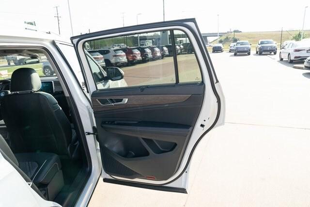 new 2026 Volkswagen Atlas car, priced at $55,286