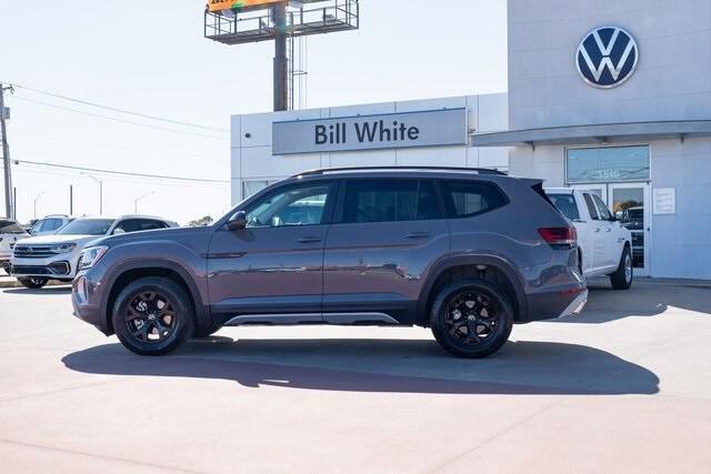 new 2025 Volkswagen Atlas car, priced at $49,608