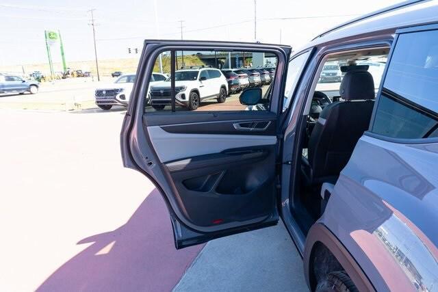 new 2025 Volkswagen Atlas car, priced at $49,608