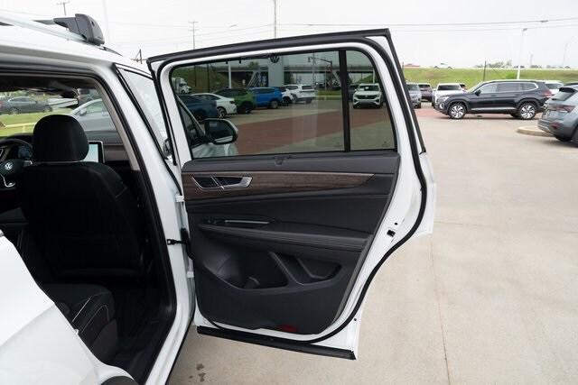 new 2025 Volkswagen Atlas car, priced at $54,964