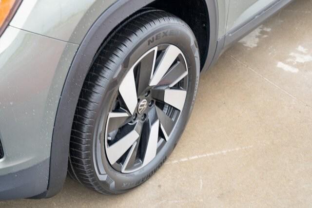 new 2026 Volkswagen Atlas Cross Sport car, priced at $43,751