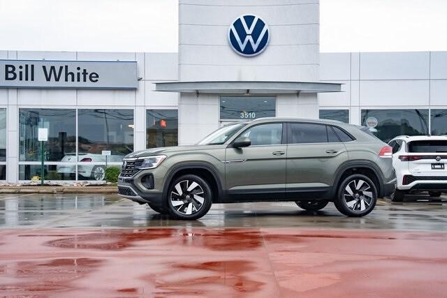 new 2026 Volkswagen Atlas Cross Sport car, priced at $45,751