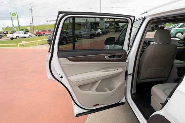 new 2025 Volkswagen Atlas car, priced at $55,383