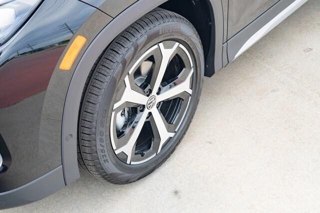 new 2025 Volkswagen Tiguan car, priced at $32,684