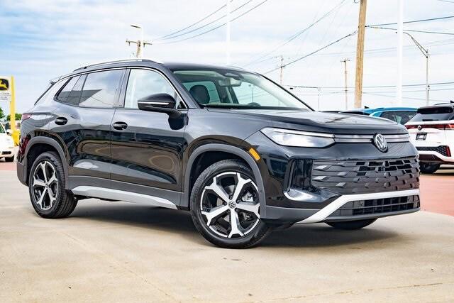 new 2025 Volkswagen Tiguan car, priced at $32,684