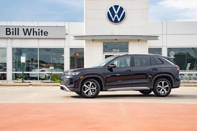 new 2025 Volkswagen Tiguan car, priced at $32,684