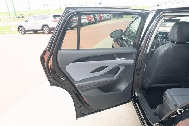 new 2025 Volkswagen Tiguan car, priced at $32,684