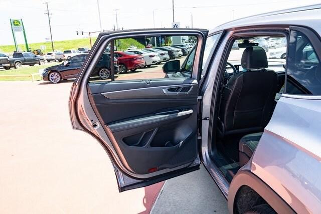 new 2024 Volkswagen Atlas Cross Sport car, priced at $43,706