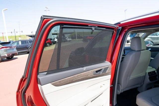 new 2025 Volkswagen Atlas car, priced at $50,444