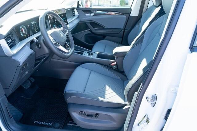 new 2025 Volkswagen Tiguan car, priced at $33,958