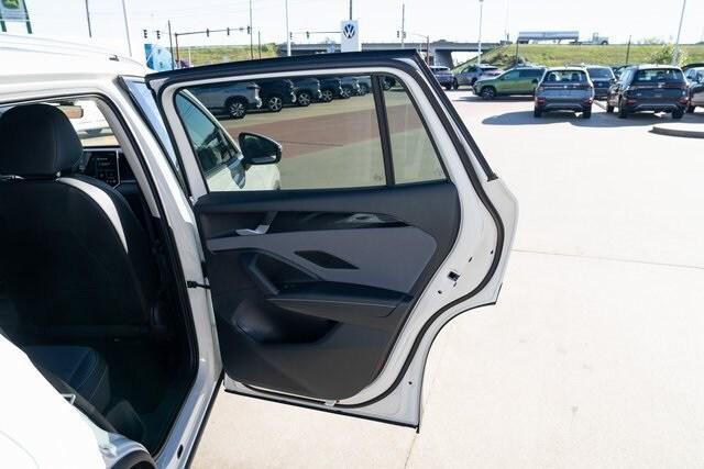 new 2025 Volkswagen Tiguan car, priced at $33,958