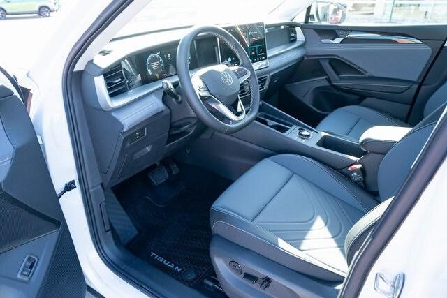 new 2025 Volkswagen Tiguan car, priced at $33,958
