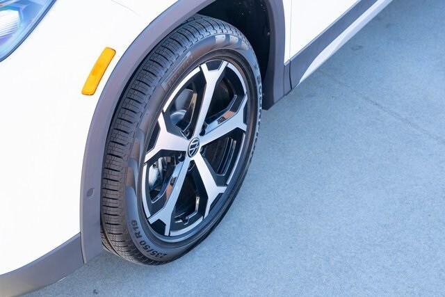 new 2025 Volkswagen Tiguan car, priced at $33,958