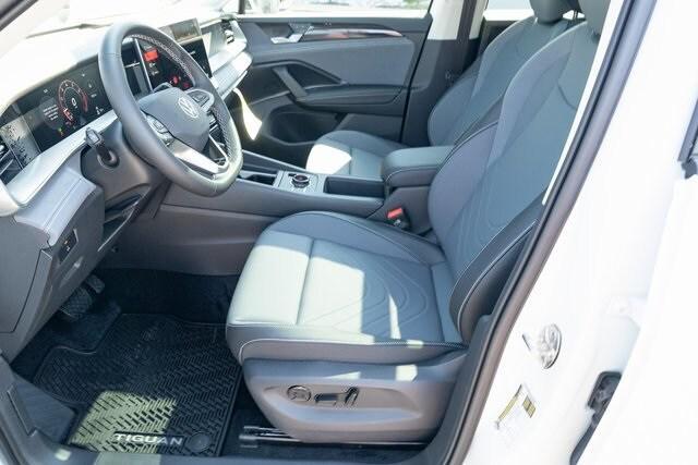 new 2025 Volkswagen Tiguan car, priced at $33,958