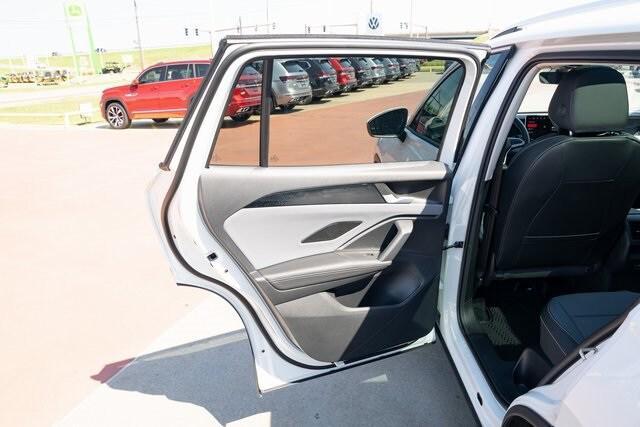 new 2025 Volkswagen Tiguan car, priced at $33,958