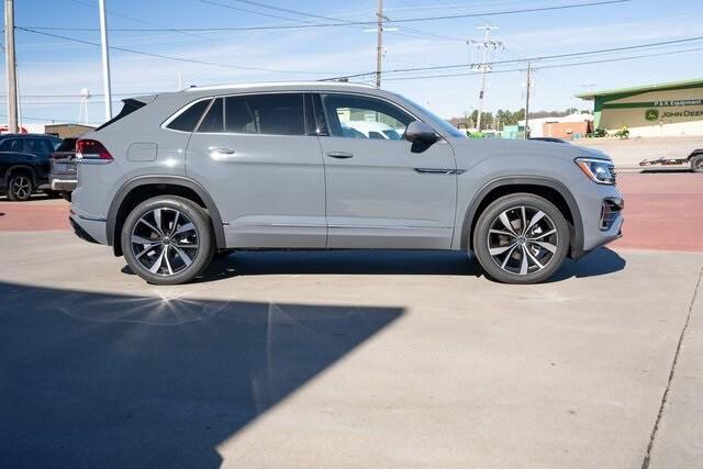 new 2026 Volkswagen Atlas Cross Sport car