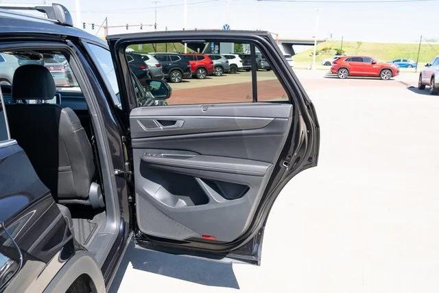 new 2025 Volkswagen Atlas Cross Sport car, priced at $46,820