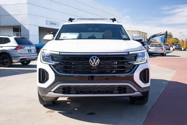 new 2026 Volkswagen Atlas Cross Sport car, priced at $43,589