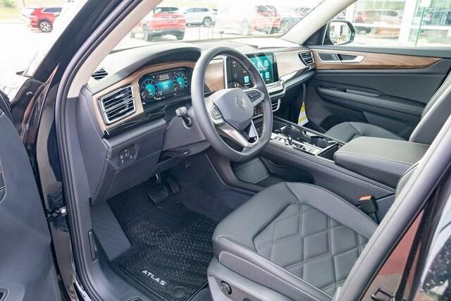 new 2025 Volkswagen Atlas car, priced at $45,015