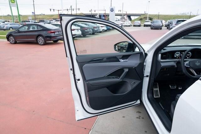 new 2026 Volkswagen Tiguan car, priced at $40,681