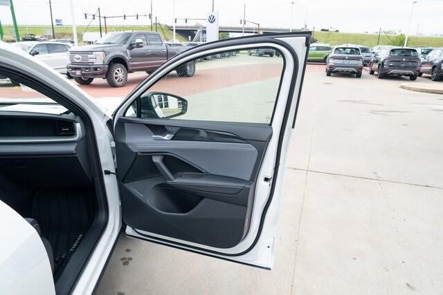 new 2026 Volkswagen Tiguan car, priced at $40,356