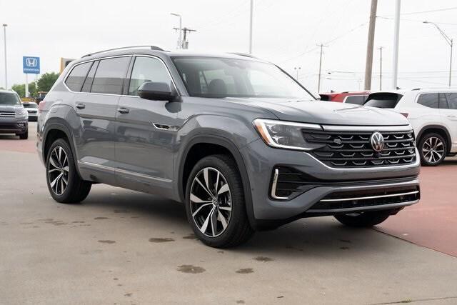 new 2025 Volkswagen Atlas car, priced at $54,684