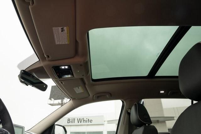 new 2025 Volkswagen Atlas car, priced at $54,684