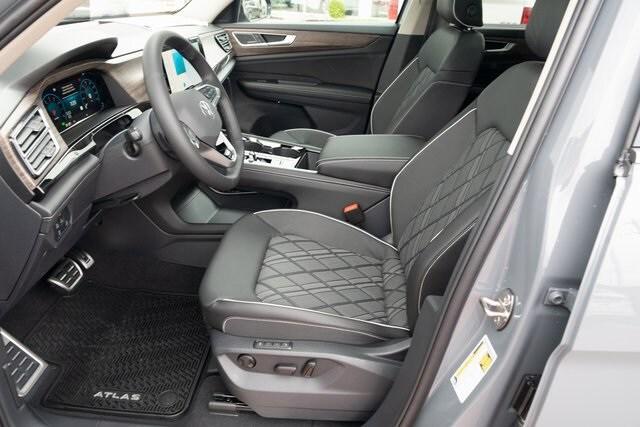new 2025 Volkswagen Atlas car, priced at $54,684