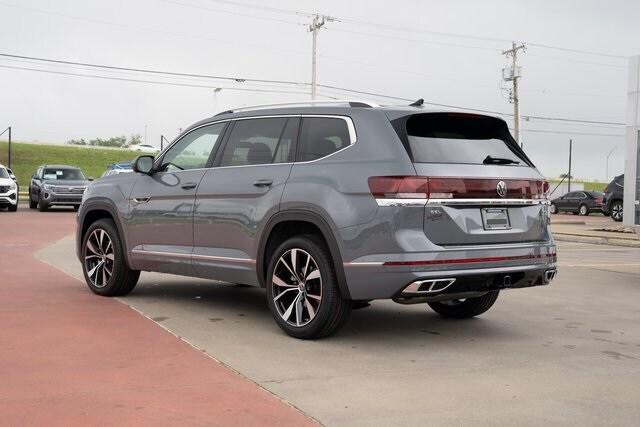 new 2025 Volkswagen Atlas car, priced at $54,684