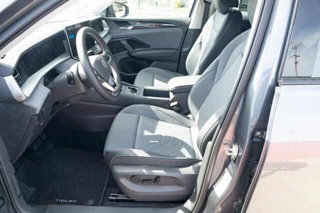 new 2025 Volkswagen Tiguan car, priced at $32,187
