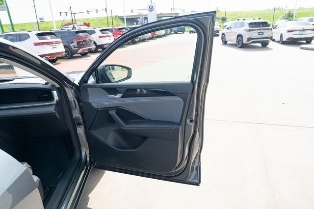 new 2025 Volkswagen Tiguan car, priced at $32,187