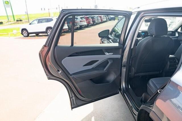 new 2025 Volkswagen Tiguan car, priced at $32,187