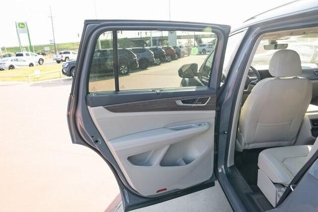new 2025 Volkswagen Atlas car, priced at $54,686