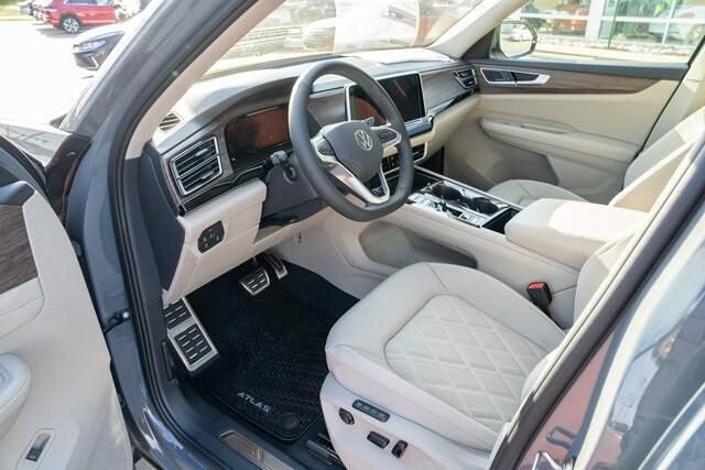 new 2025 Volkswagen Atlas car, priced at $54,686