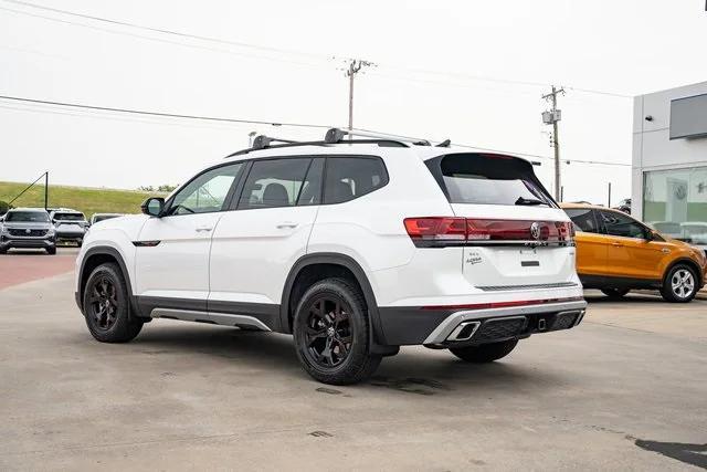 new 2024 Volkswagen Atlas car, priced at $54,481