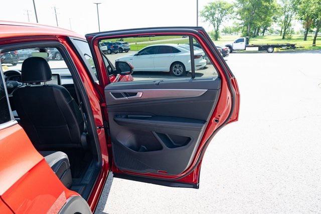 used 2024 Volkswagen Atlas Cross Sport car