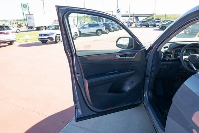 new 2026 Volkswagen Atlas car, priced at $46,006