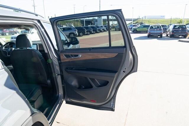 new 2026 Volkswagen Atlas car, priced at $46,006