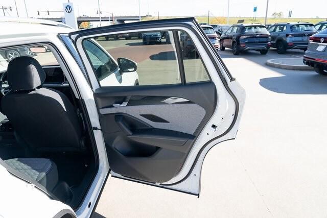 new 2026 Volkswagen Tiguan car, priced at $31,585