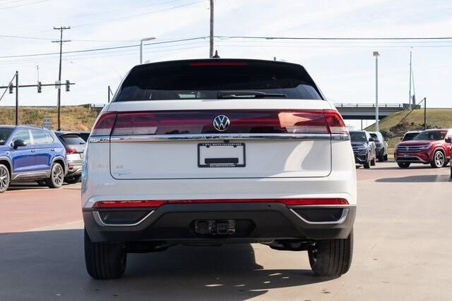 new 2025 Volkswagen Atlas Cross Sport car, priced at $45,511