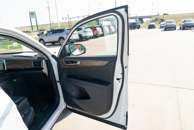 new 2026 Volkswagen Atlas car, priced at $39,841