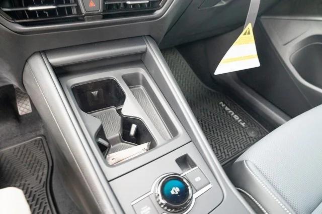 new 2025 Volkswagen Tiguan car, priced at $33,018