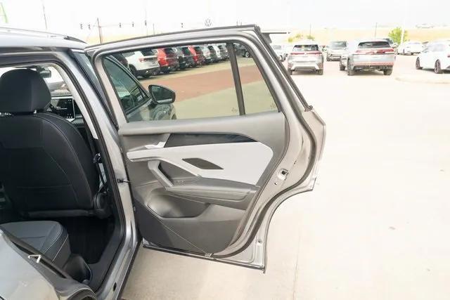 new 2025 Volkswagen Tiguan car, priced at $33,018