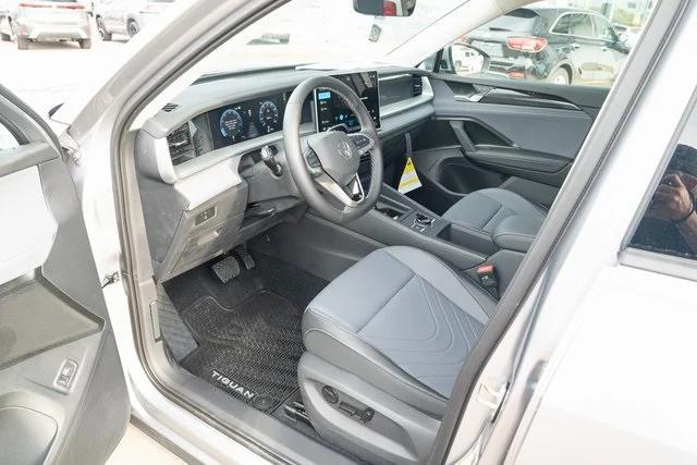 new 2025 Volkswagen Tiguan car, priced at $33,018
