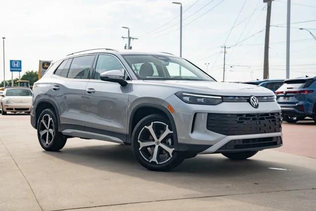 new 2025 Volkswagen Tiguan car, priced at $33,018
