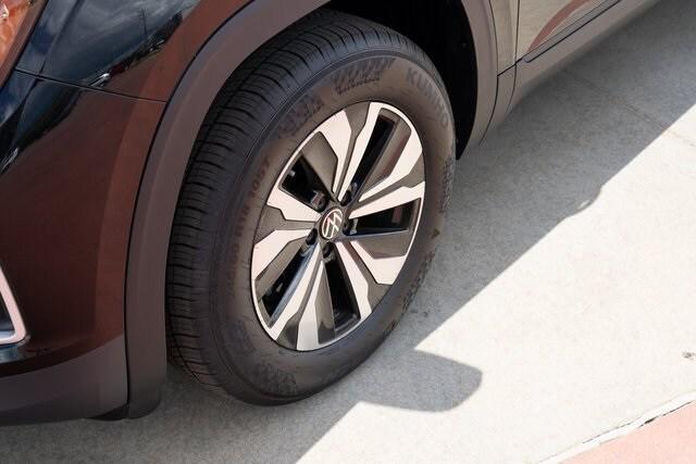 new 2025 Volkswagen Atlas car, priced at $39,274