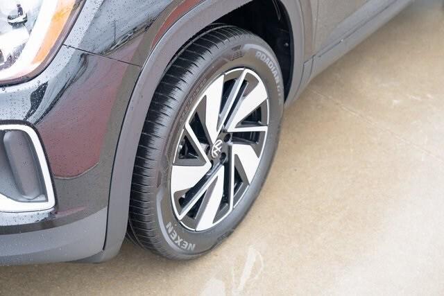 new 2026 Volkswagen Atlas car, priced at $43,236